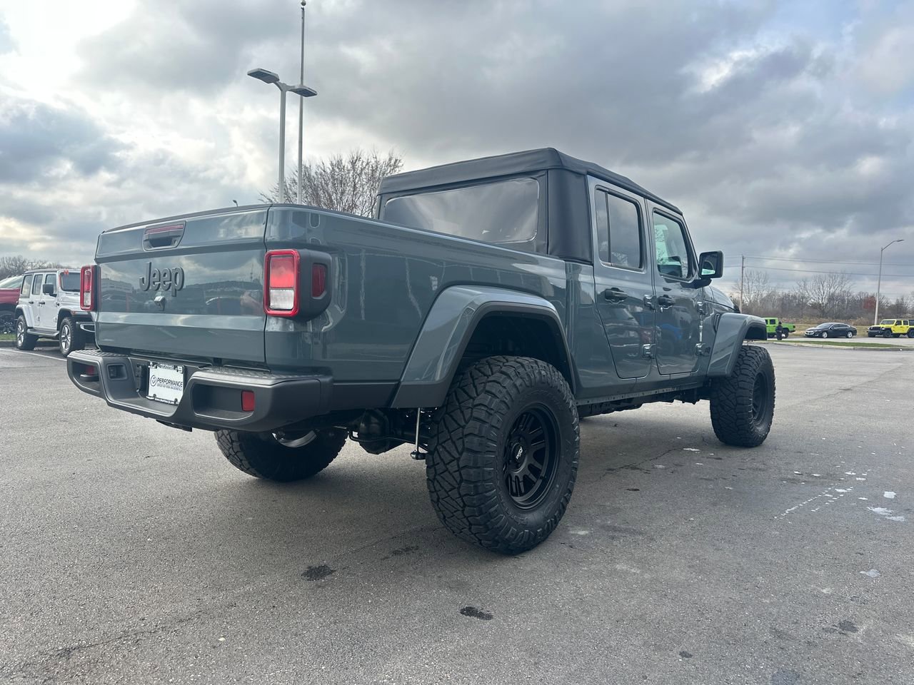 New 2025 Jeep Gladiator Sport image 3