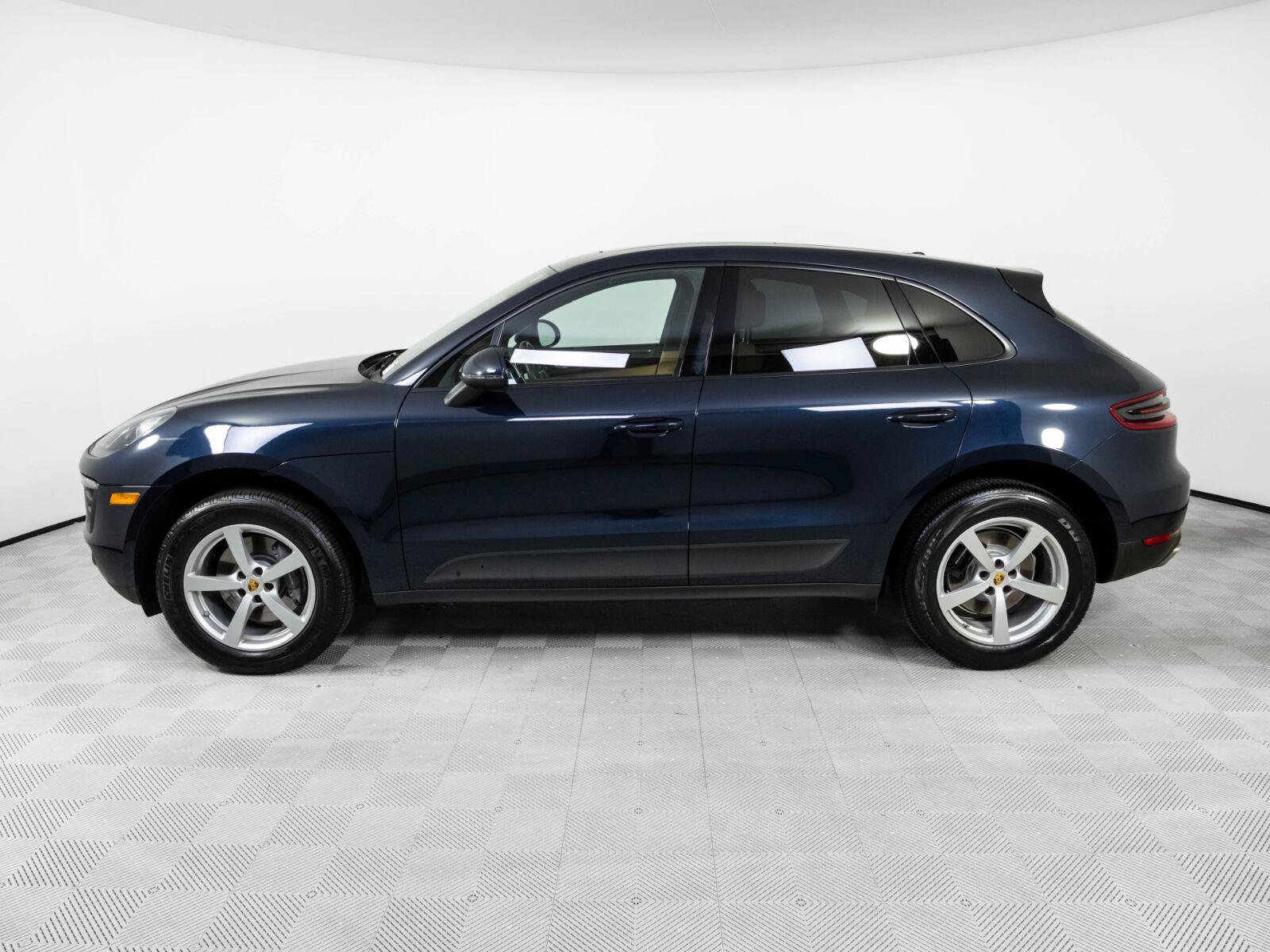 Used 2018 Porsche Macan AWD/4WD image 2