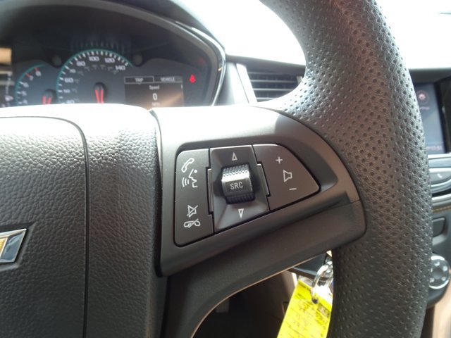 Used 2022 Chevrolet Trax LS w/ Tint and Cruise Package AWD/4WD image 21