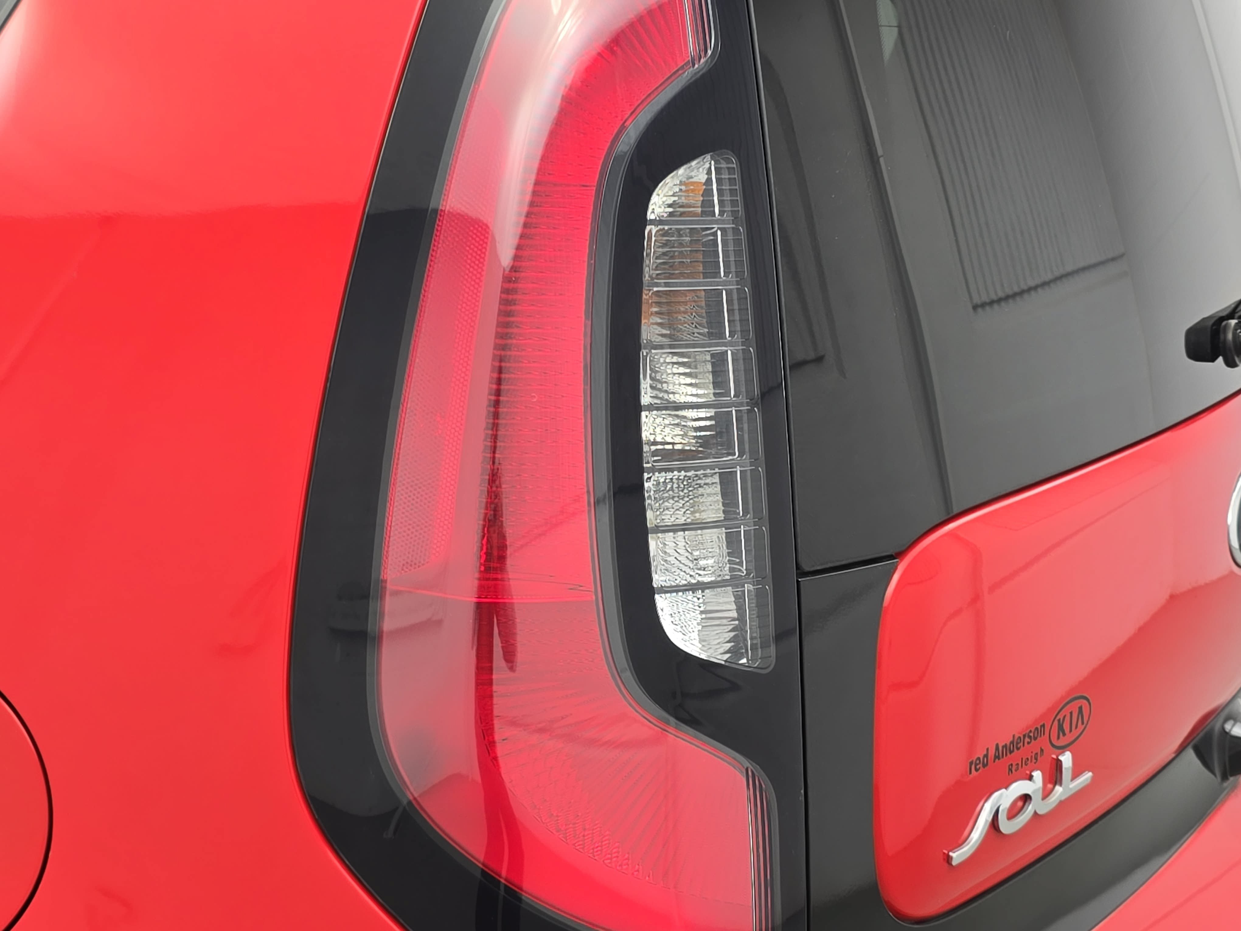 Used 2019 Kia Soul + FWD image 32