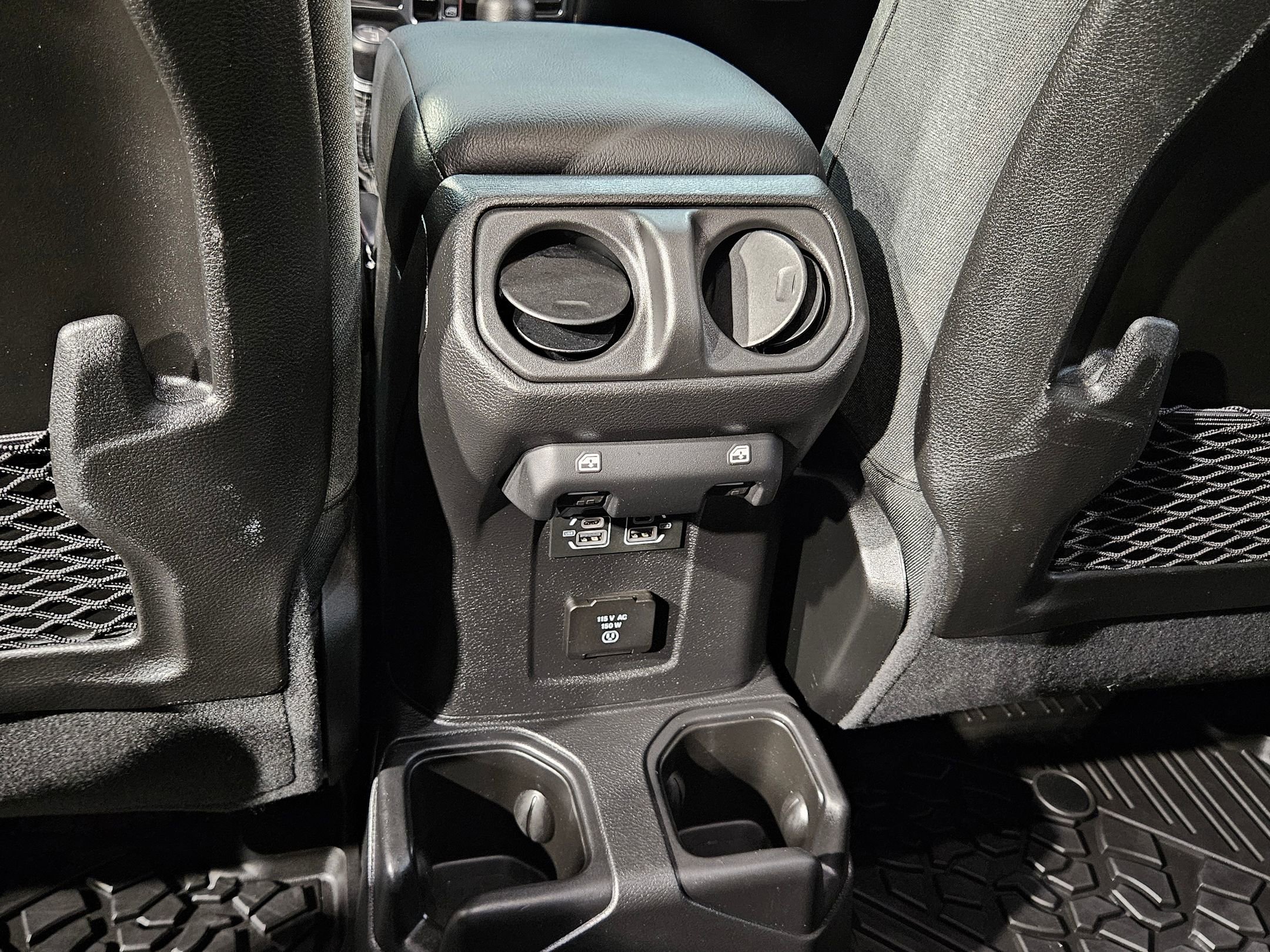 Used 2024 Jeep Wrangler Unlimited Rubicon w/ Technology Group AWD/4WD image 36