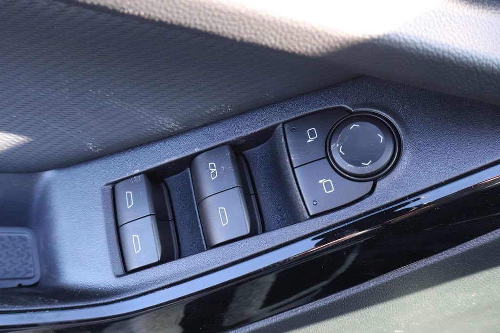 New 2026 Chevrolet Equinox LT w/ Convenience Package II image 17