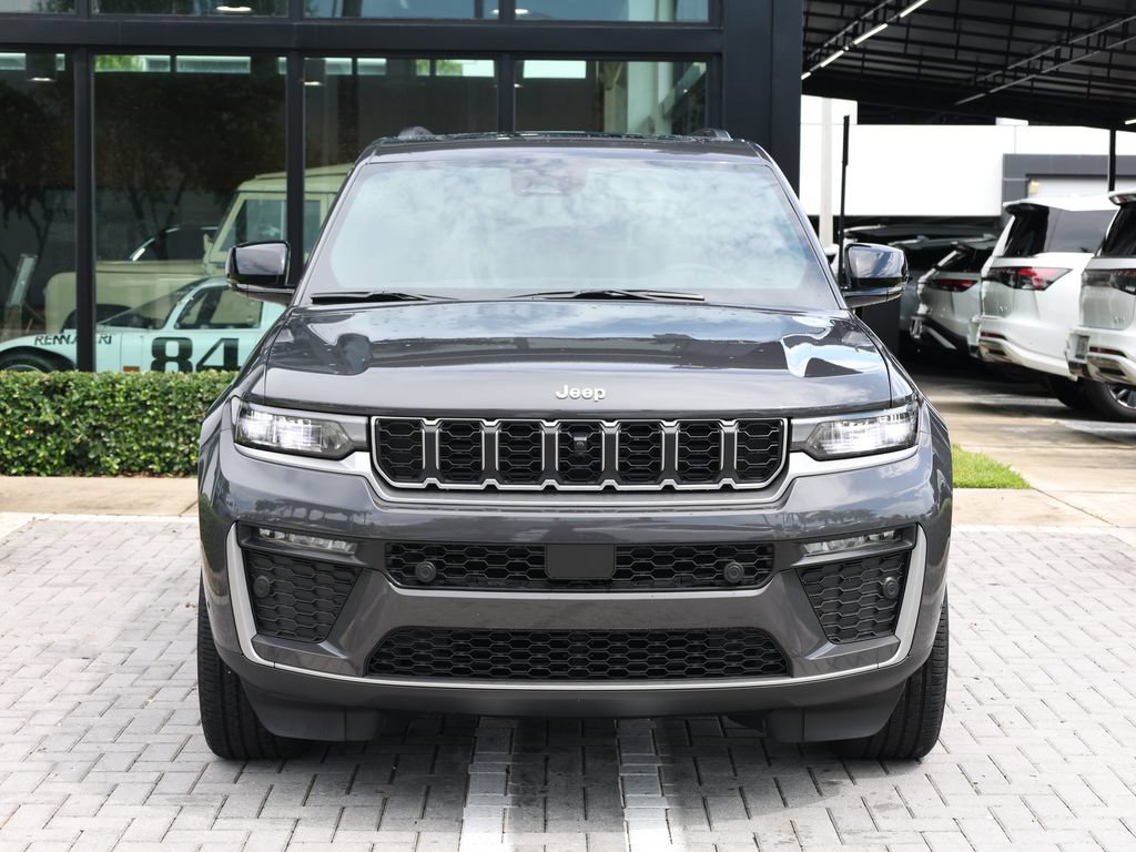Used 2026 Jeep Grand Cherokee Limited w/ Luxury Tech Group II RWD image 3