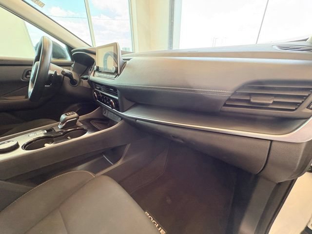 Used 2024 Nissan Rogue S AWD/4WD image 23