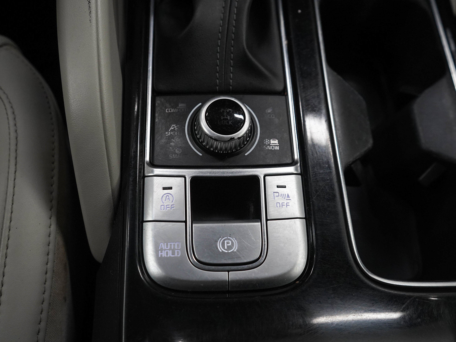 Used 2020 Kia Telluride S AWD/4WD image 23