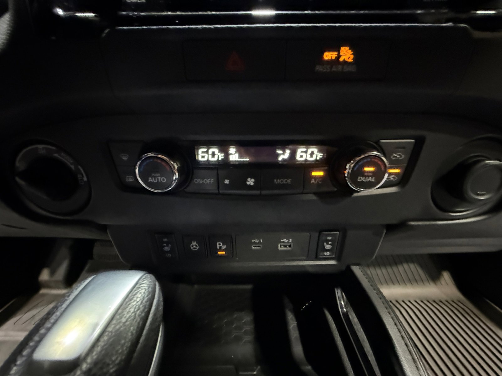 Used 2022 Nissan Frontier PRO-4X w/ Pro-4X Premium Package AWD/4WD image 12