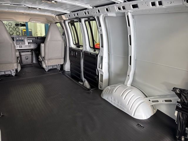 New 2026 Chevrolet Express 3500 w/ Driver Convenience Package RWD image 10