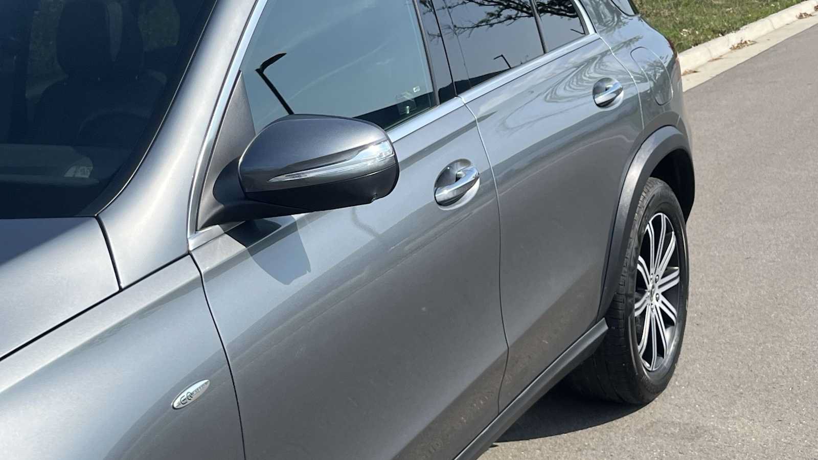 Certified 2025 Mercedes-Benz GLE 450e 4MATIC image 16
