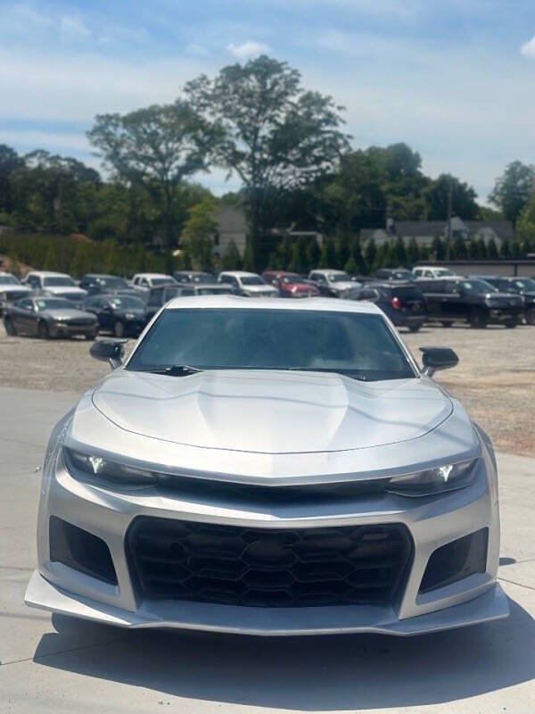 Used 2019 Chevrolet Camaro LT RWD image 2