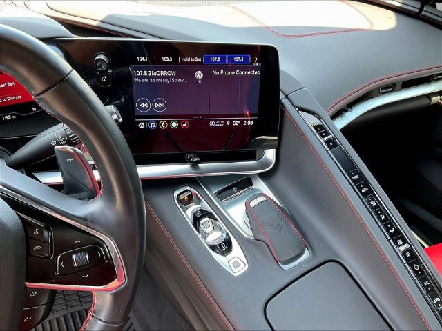 Used 2021 Chevrolet Corvette Stingray Convertible w/ Z51 Performance Package RWD image 11