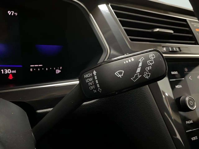 Used 2023 Volkswagen Tiguan SE w/ Panoramic Sunroof Package FWD image 39