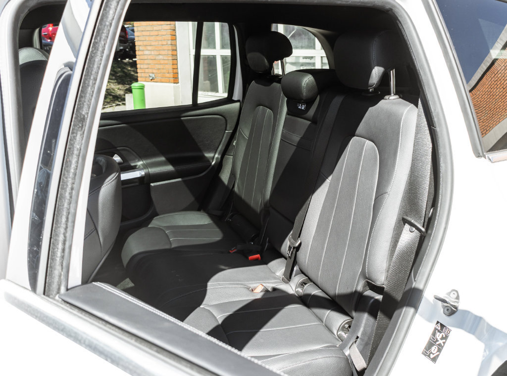 Used 2022 Mercedes-Benz GLB 250 4MATIC w/ Premium Package Lite image 22