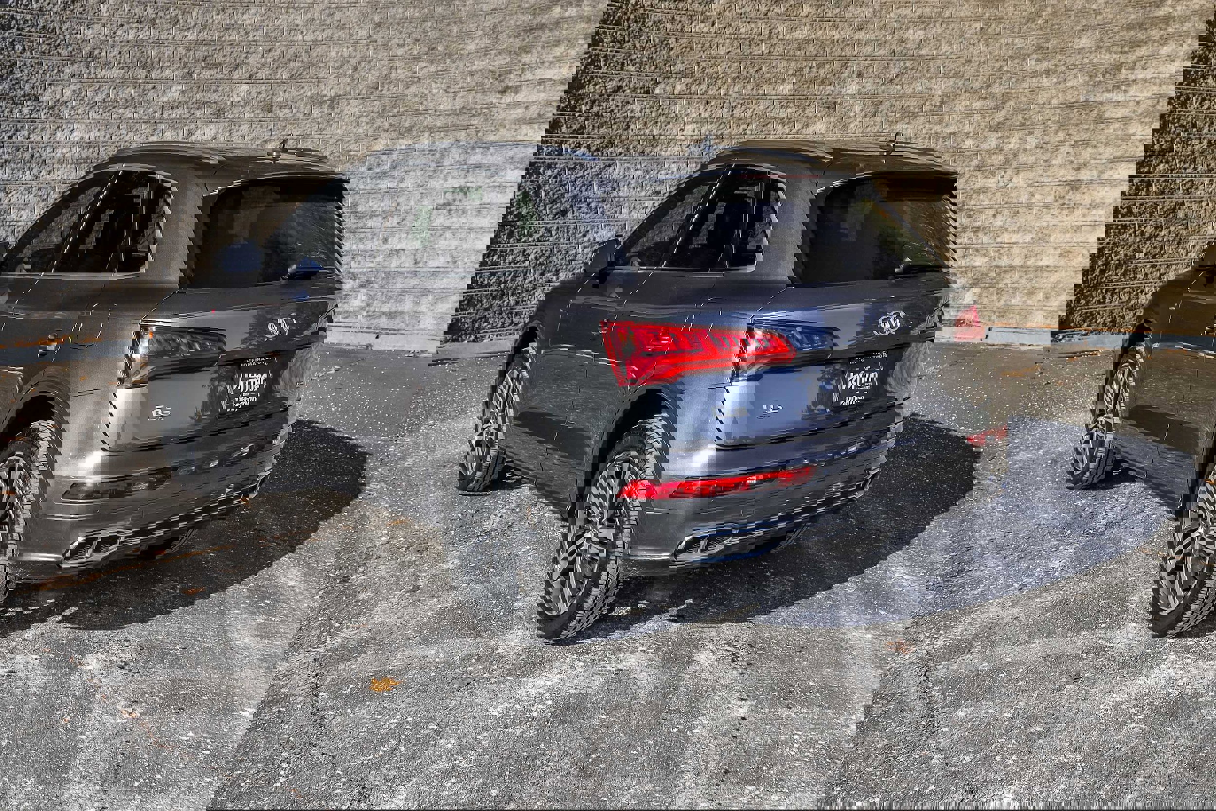 Used 2020 Audi Q5 e Prestige w/ Prestige Package image 9