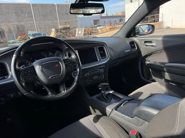Used 2022 Dodge Charger SXT w/ Blacktop Package image 16