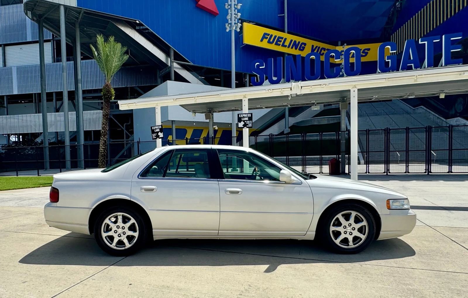 Used 2003 Cadillac Seville STS w/ Preferred Equipment Group image 6