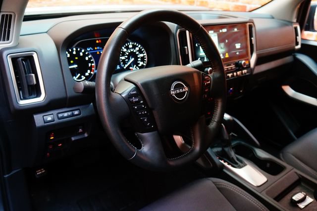 Used 2025 Nissan Frontier SV w/ SV Convenience Package AWD/4WD image 12