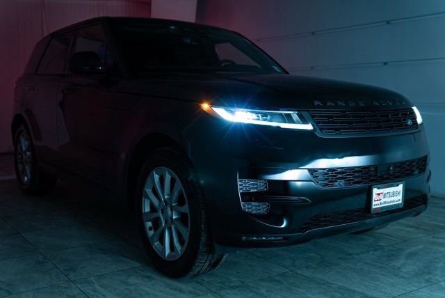 Used 2025 Land Rover Range Rover Sport AWD/4WD image 38