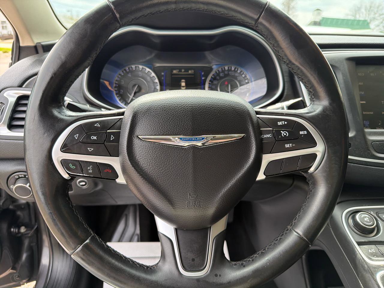 Used 2017 Chrysler 200 Limited Platinum image 10