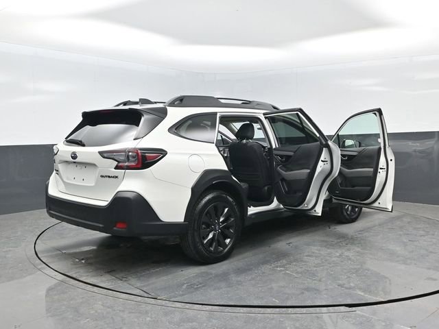 Used 2025 Subaru Outback Onyx Edition AWD/4WD image 27