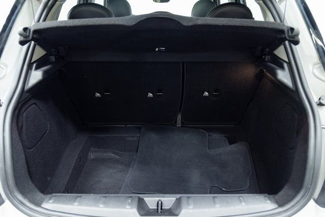 Used 2021 MINI Cooper 4-Door Hardtop image 9