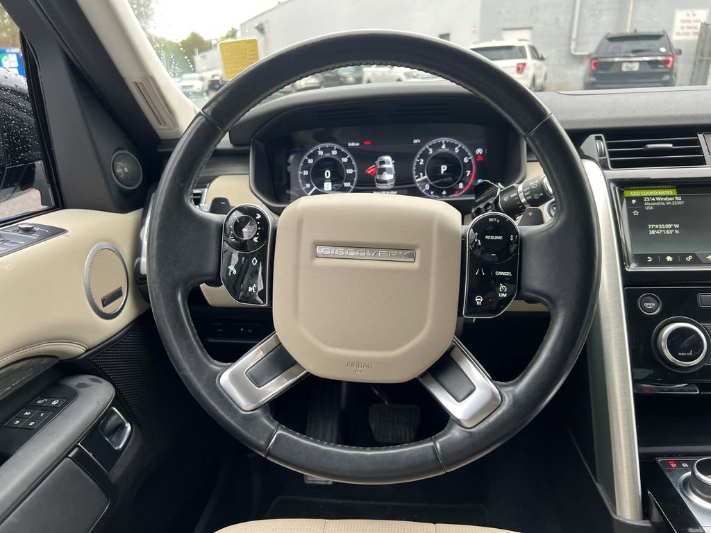 Used 2019 Land Rover Discovery HSE image 30