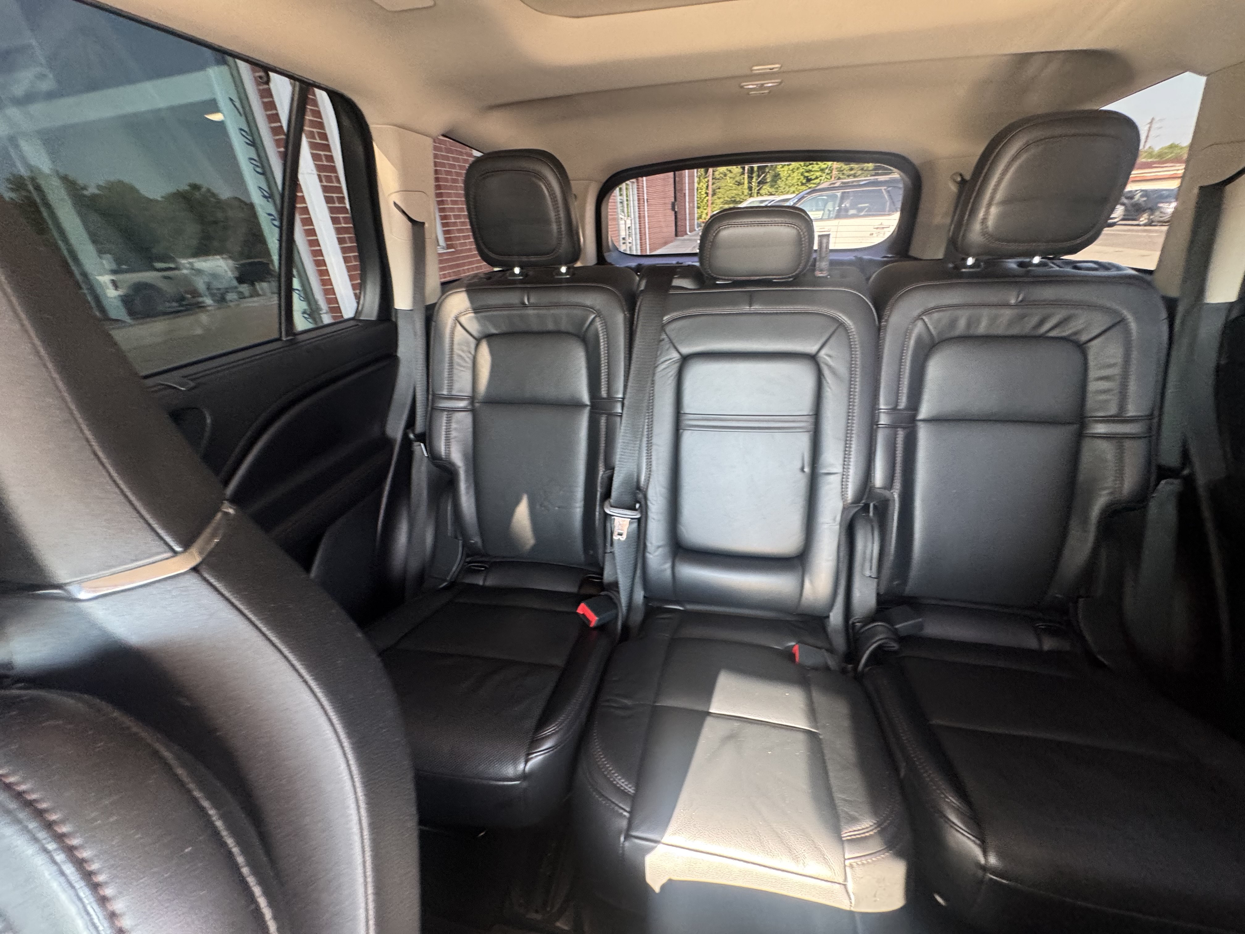 Used 2021 Lincoln Aviator Reserve w/ Equipment Group 210A AWD/4WD image 11