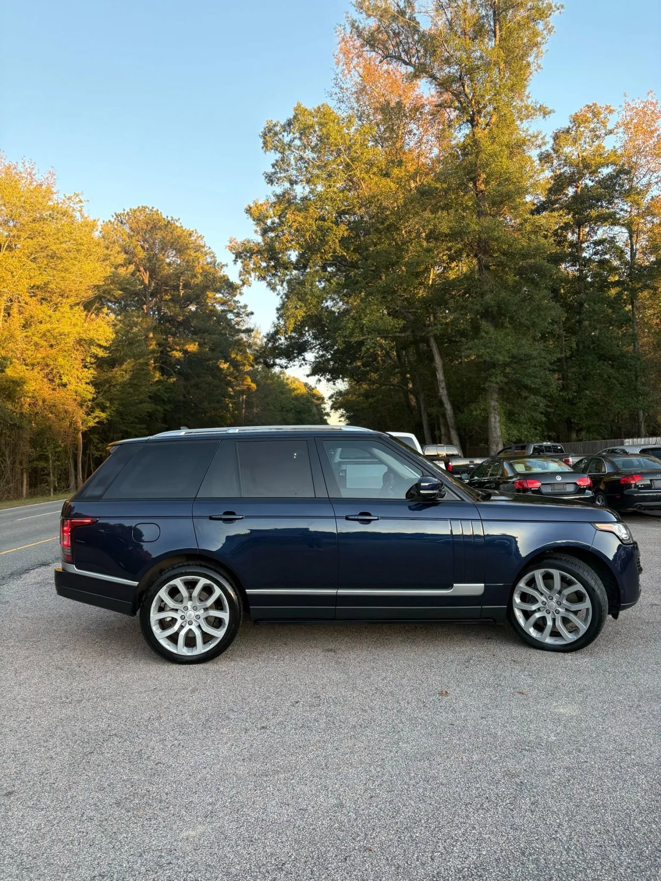 Used 2015 Land Rover Range Rover Supercharged AWD/4WD image 13