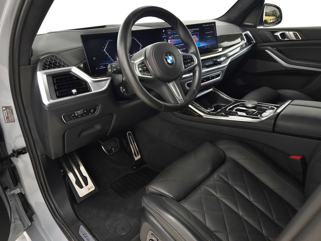 Used 2023 BMW X7 xDrive40i w/ M Sport Package AWD/4WD image 17