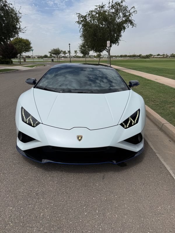 Used 2021 Lamborghini Huracan EVO RWD image 3