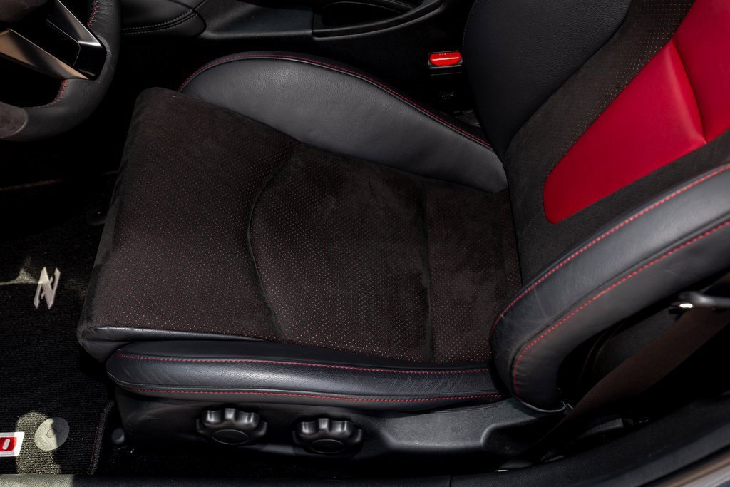Used 2024 Nissan Z NISMO w/ Floor Mat Package image 25