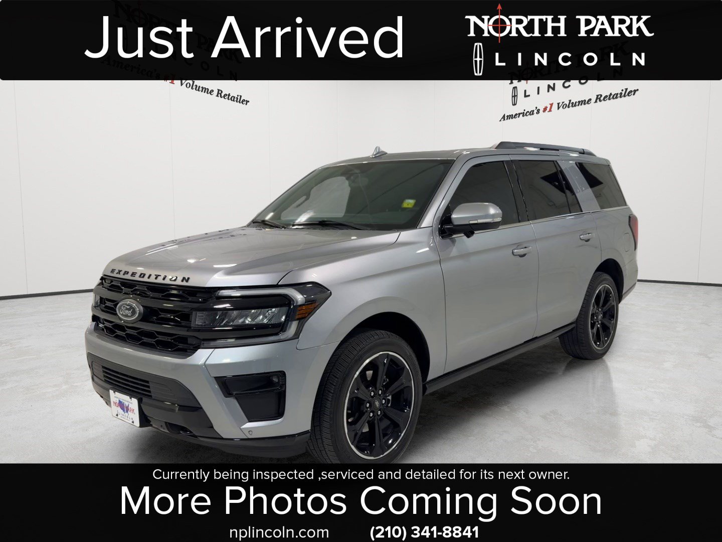 Used 2023 Ford Expedition Limited AWD/4WD image 1