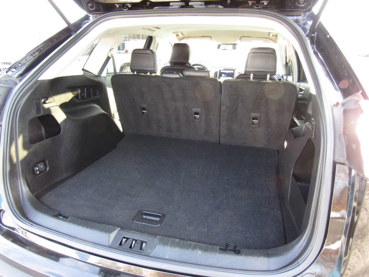 Used 2023 Ford Edge SEL image 21