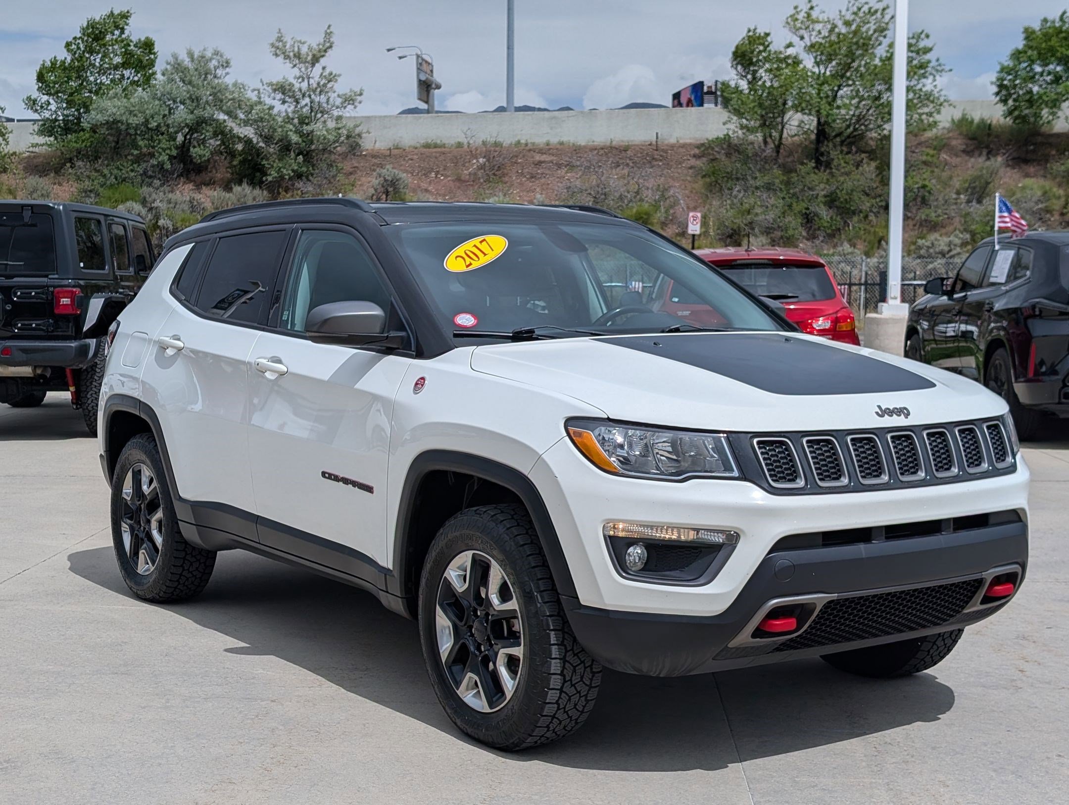 Used 2017 Jeep Compass Trailhawk w/ Cold Weather Group AWD/4WD image 7