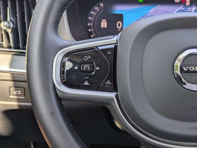 Certified 2025 Volvo XC60 B5 Plus AWD/4WD image 31