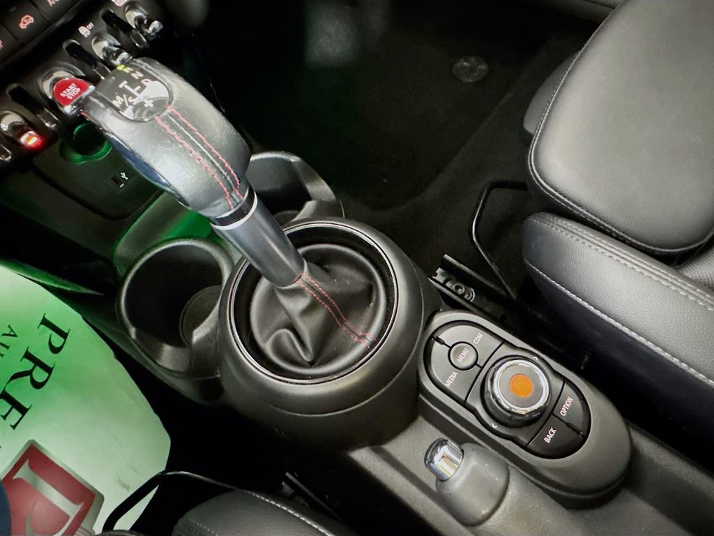 Used 2019 MINI Cooper S w/ Signature Upholstery Package image 20