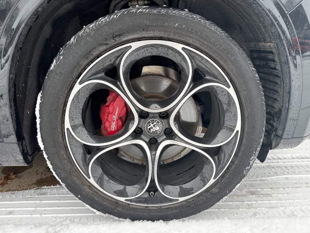 Used 2023 Alfa Romeo Stelvio Veloce image 16