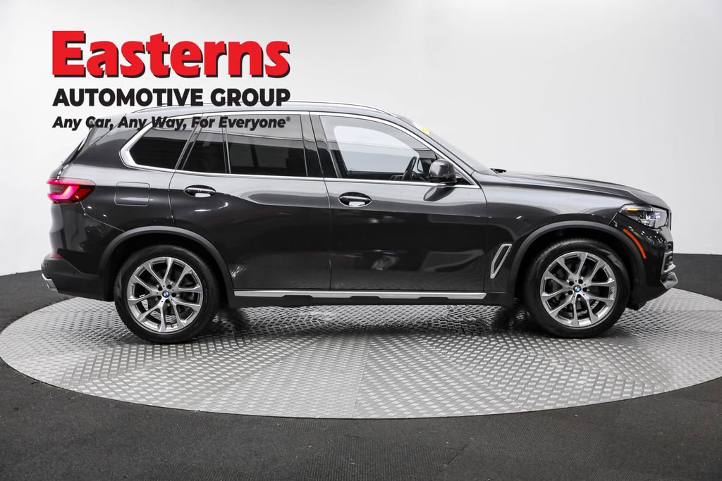Used 2022 BMW X5 xDrive40i w/ Premium Package image 4