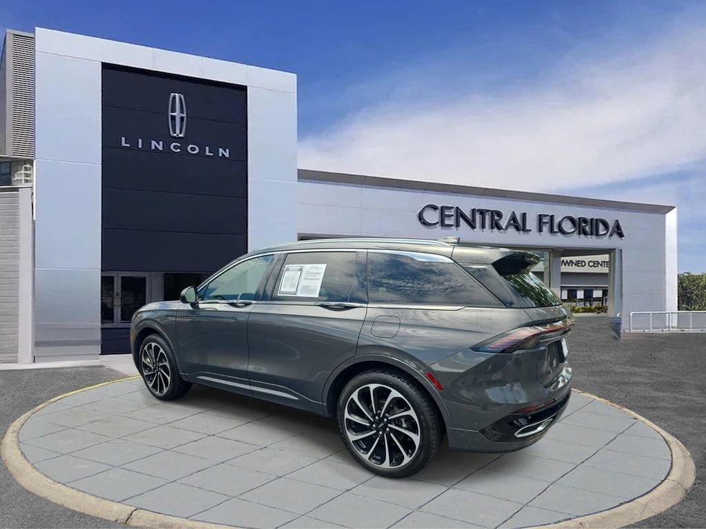 Certified 2024 Lincoln Nautilus Black Label AWD/4WD image 8