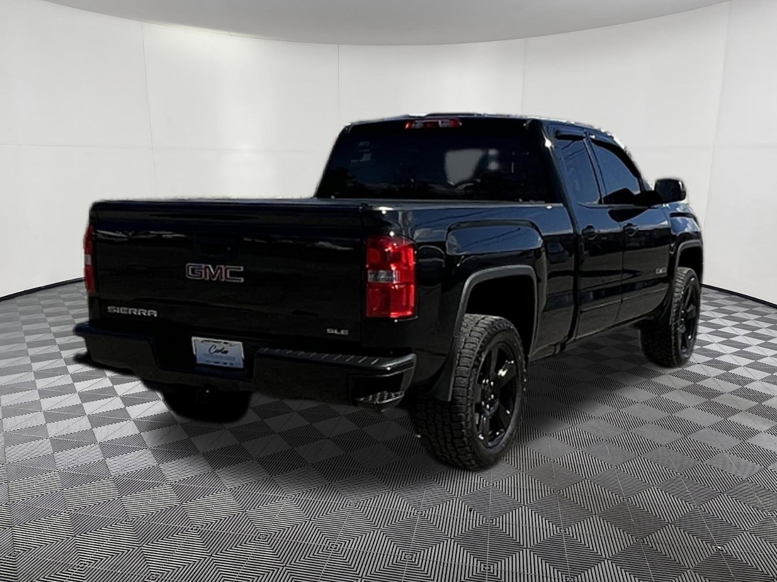 Used 2018 GMC Sierra 1500 SLE w/ Elevation Edition AWD/4WD image 6