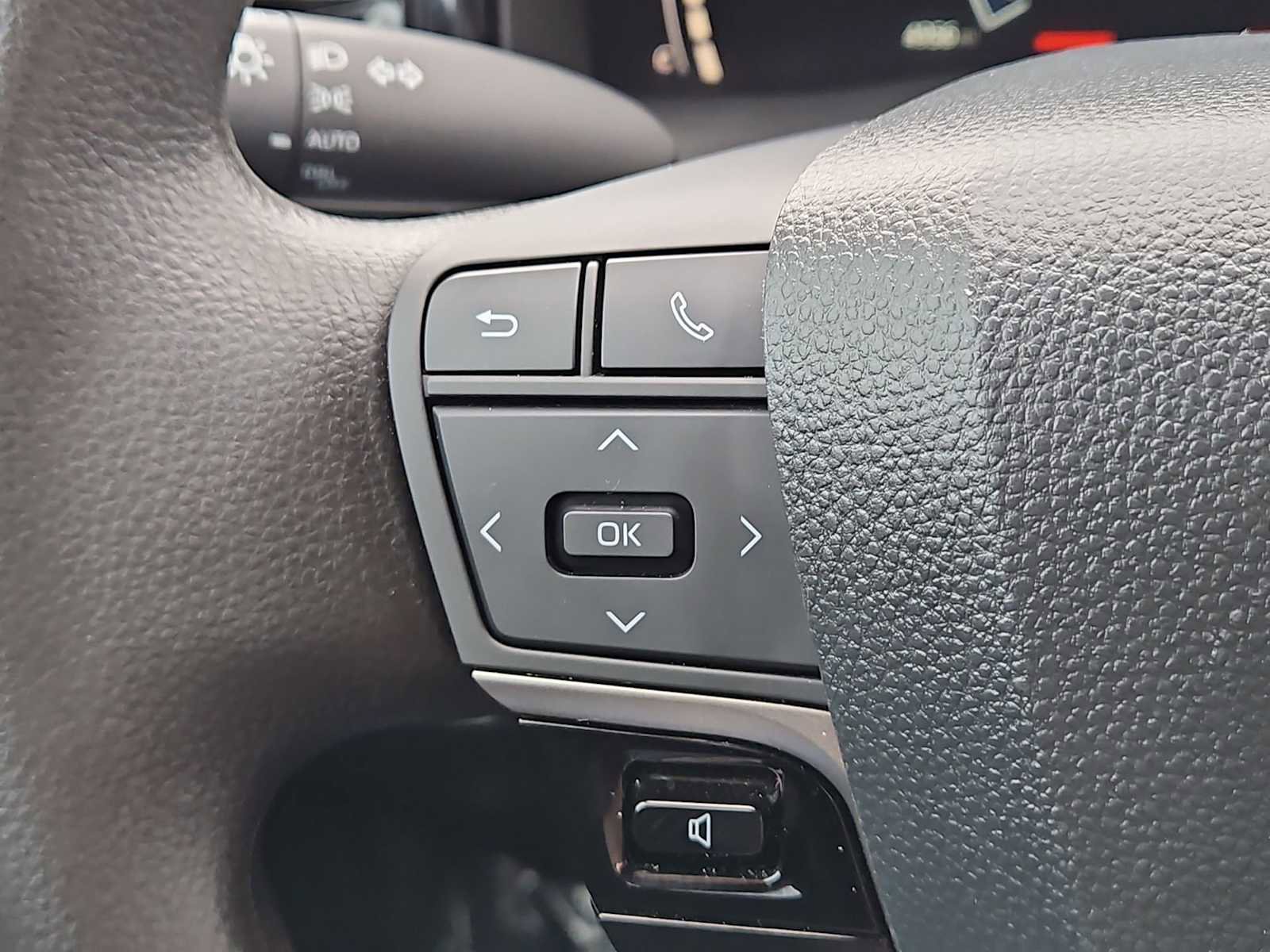 Used 2025 Toyota Camry LE image 38