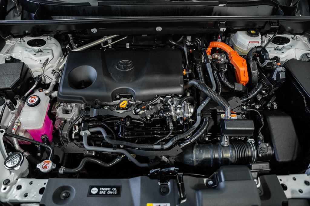 Used 2025 Toyota RAV4 XLE image 16