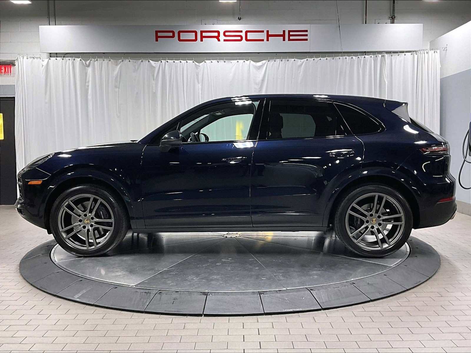 Used 2023 Porsche Cayenne image 2