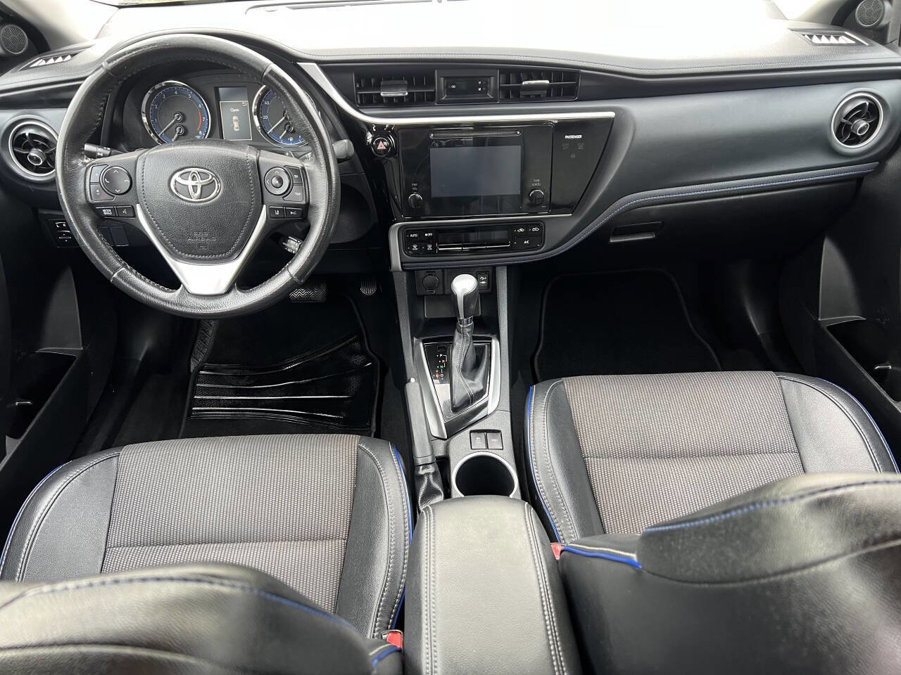 Used 2017 Toyota Corolla SE w/ Carpet Mat Package (TMS) image 14