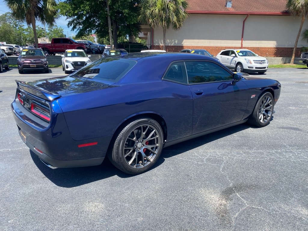 Used 2015 Dodge Challenger SRT RWD image 9