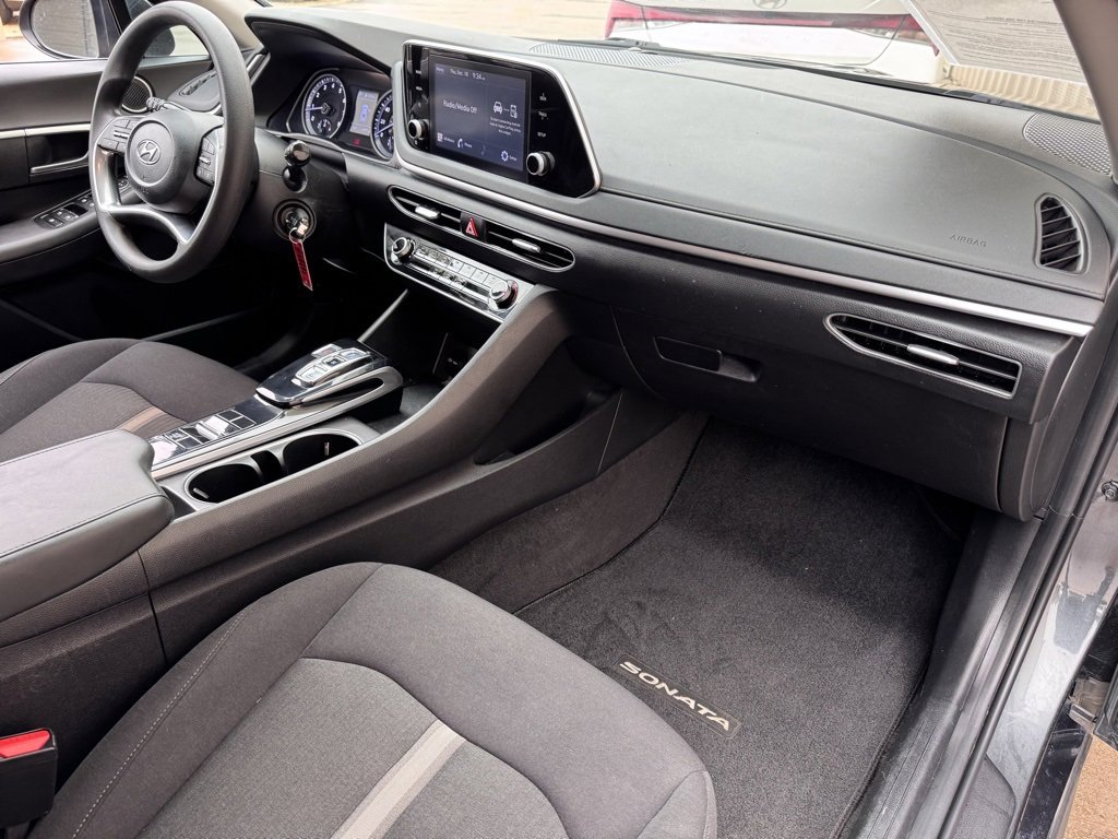 Used 2023 Hyundai Sonata SE w/ Cargo Package image 15