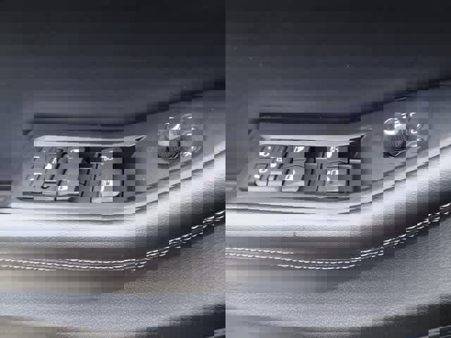 Used 2023 Jeep Grand Cherokee Limited image 18