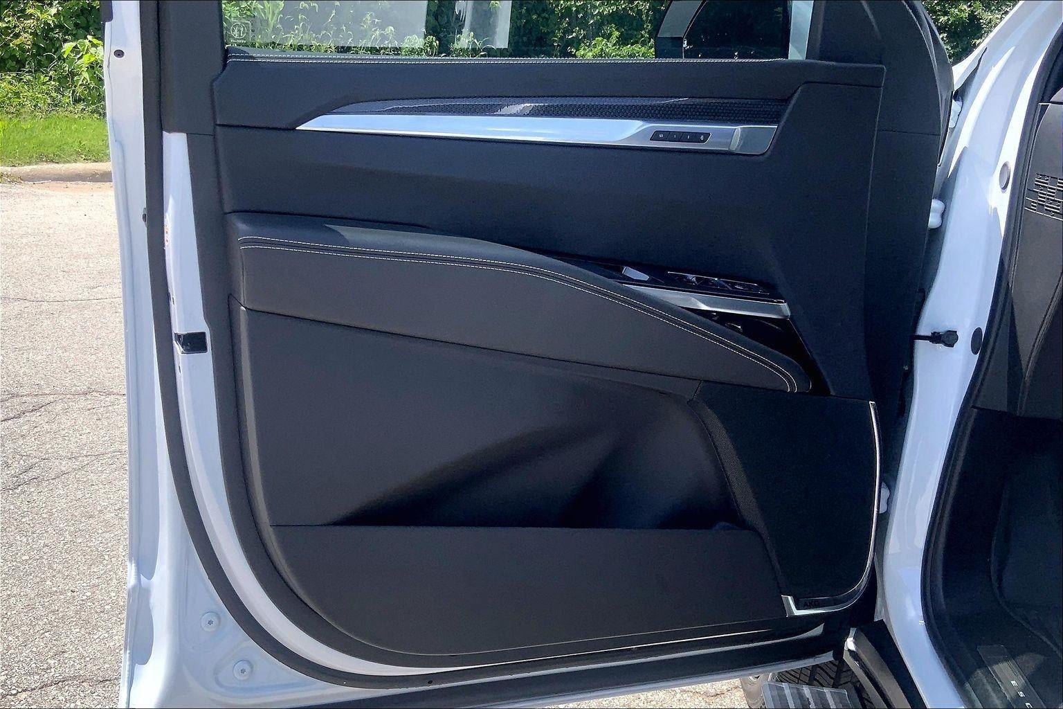Certified 2026 Cadillac Escalade ESV V AWD/4WD image 26