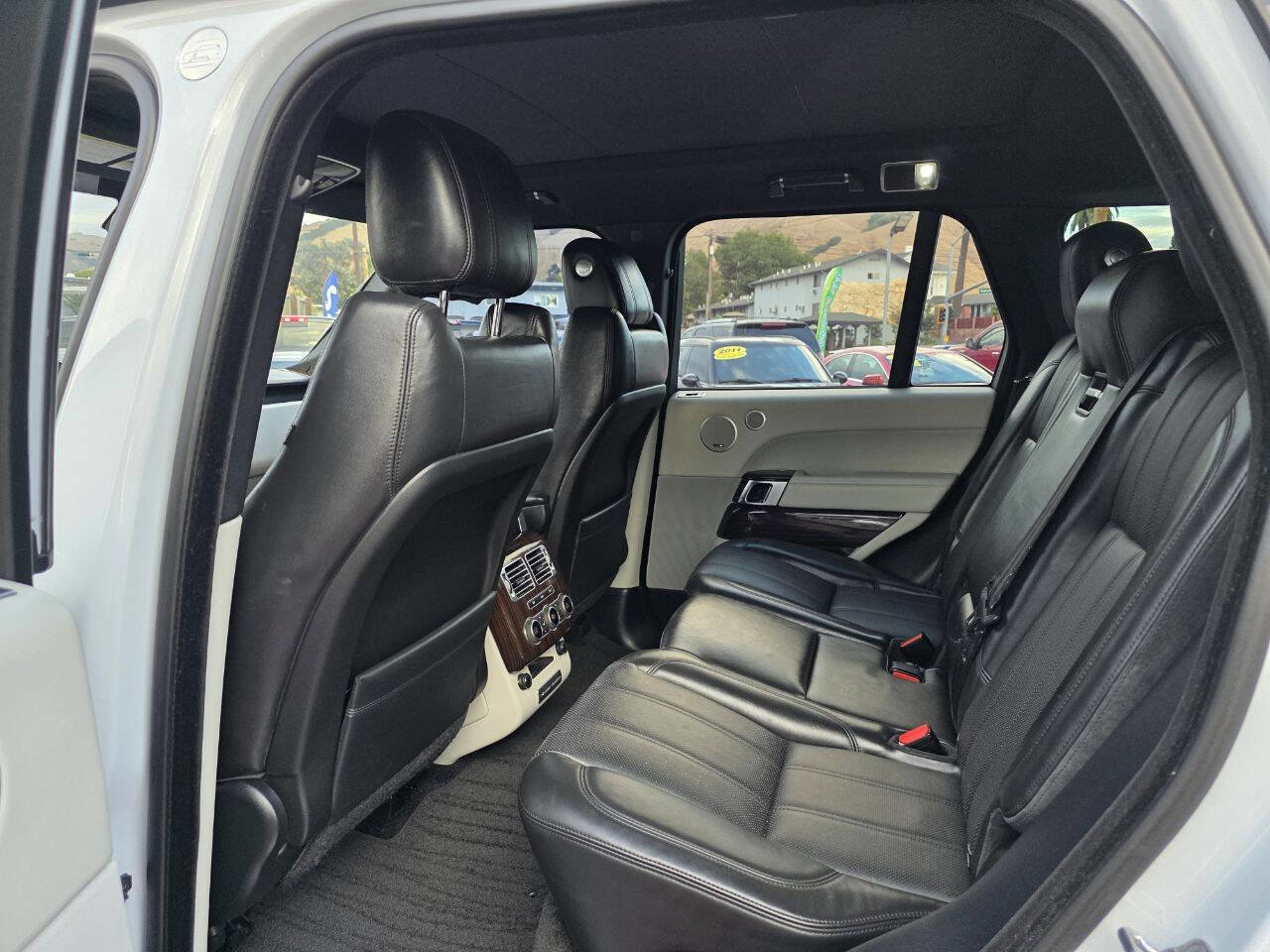 Used 2016 Land Rover Range Rover Supercharged image 11