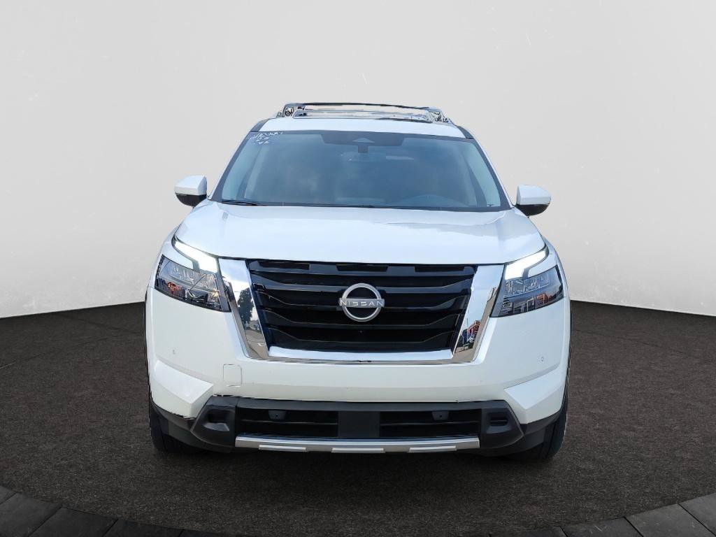 Used 2025 Nissan Pathfinder Platinum FWD image 1