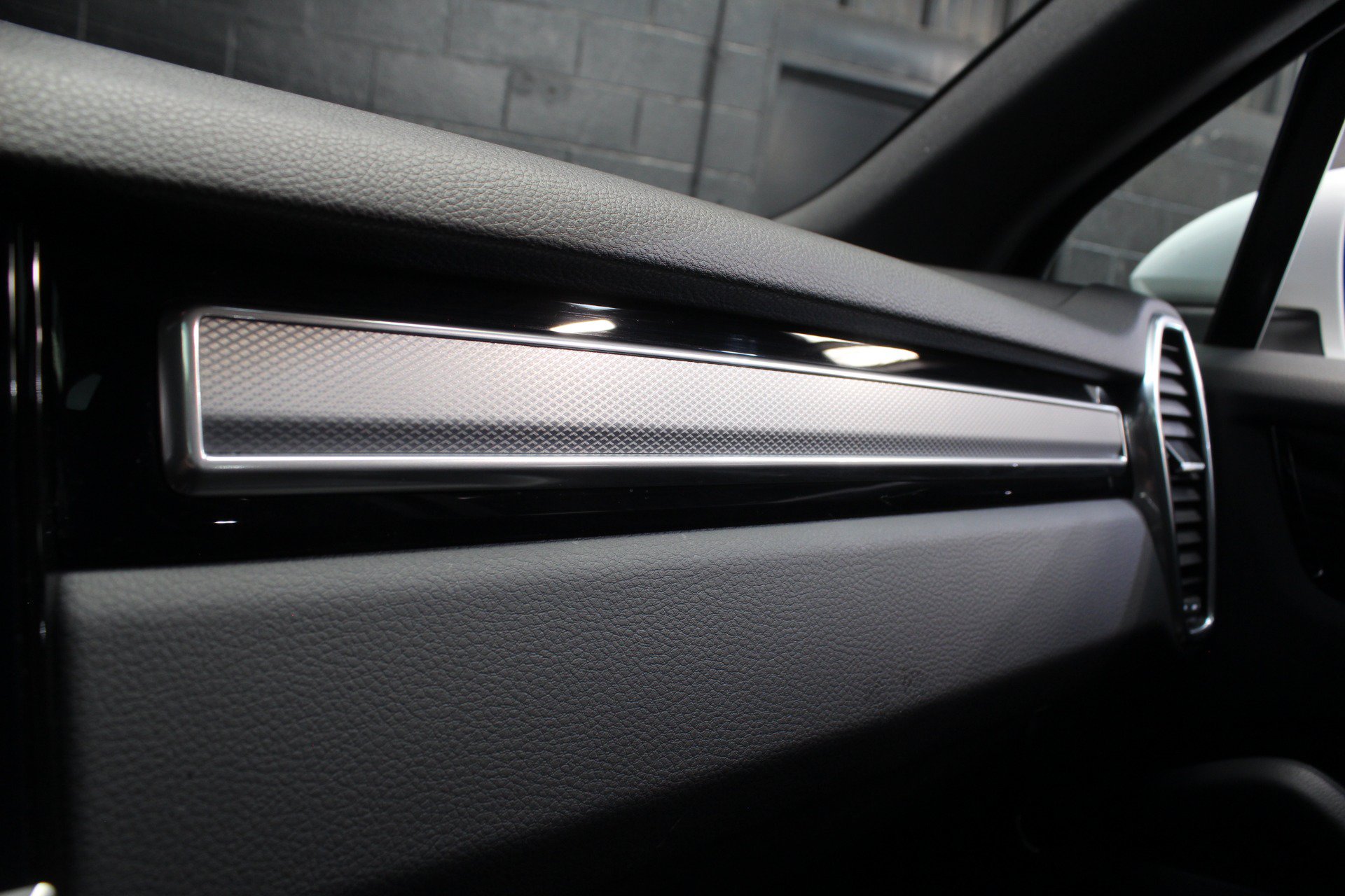 Used 2022 Porsche Cayenne Platinum Edition AWD/4WD image 45